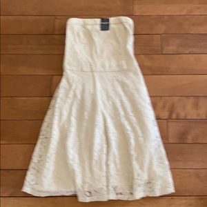 BRAND NEW HOLLISTER STRAPLESS LACE DRESS XS
